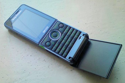 Телефон необычной формы - Sony Ericsson Twiggy