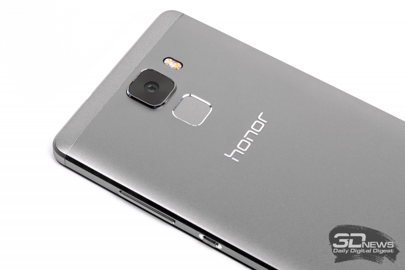 Huawei Honor 7 – сканер отпечатков пальцев