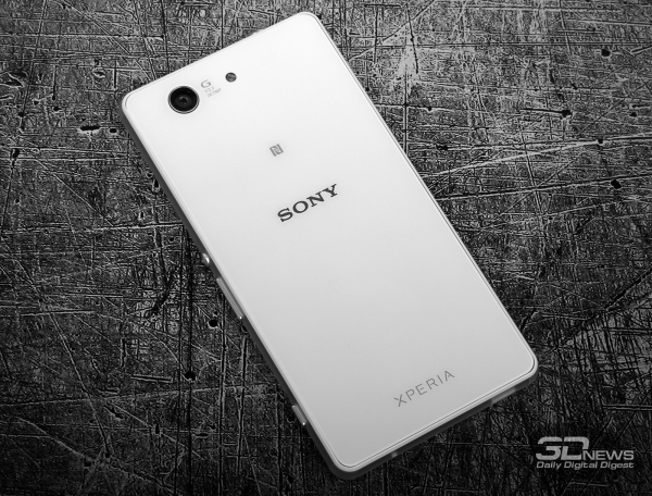 Sony Xperia Z3 Compact – задняя панель
