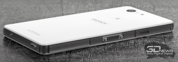 Sony Xperia Z3 Compact – левый торец