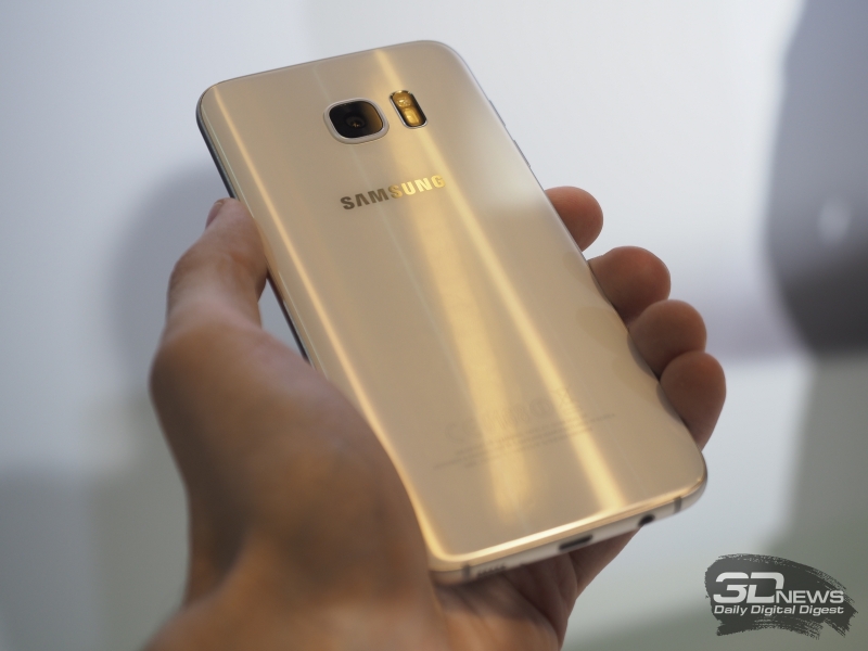 Samsung Galaxy S7 в белом корпусе